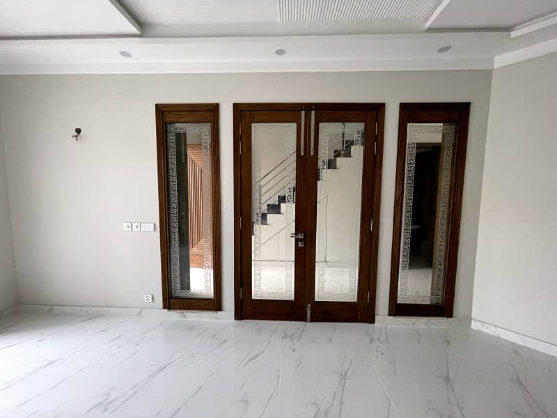10 Marla House For Rent In Lahore With Gass 2