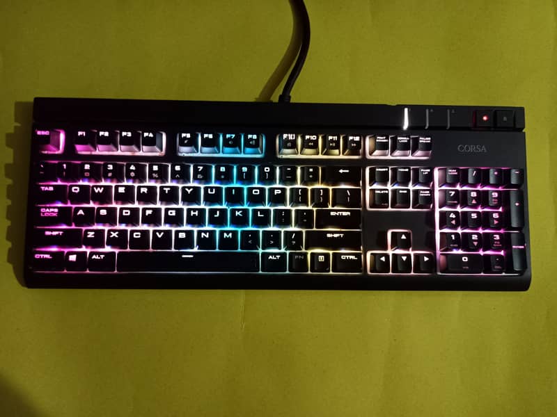 Gaming Mechanical Keyboard CORSAIR STRAFE RGB (Cherry mx Silent) 0