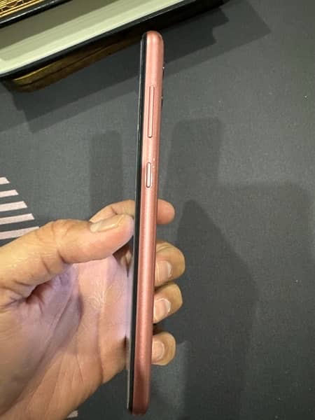 Samsung galaxy A04 ROM:64 RAM:4gb colour :copper 4