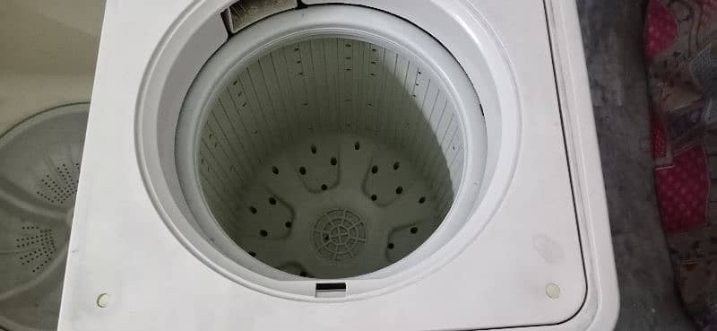 Haier Twin Tub Washing Machine HWM 120-BS 4