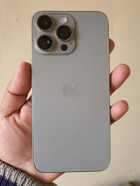 Apple iphone 15 Pro Max 6