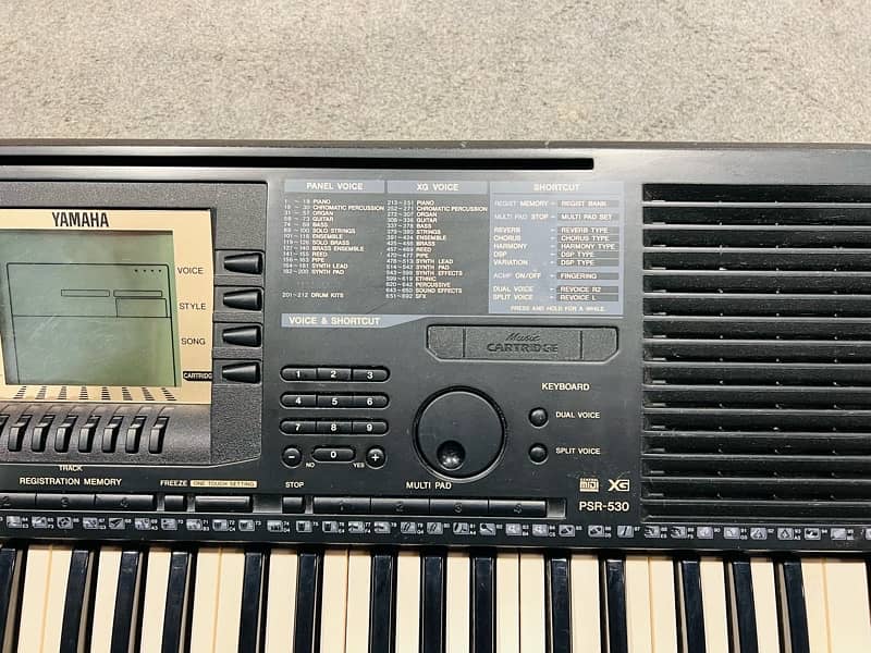 Yamaha PSR-530 Keyboard  piano Yamaha  Korg Roland Casio kawai M-audio 4