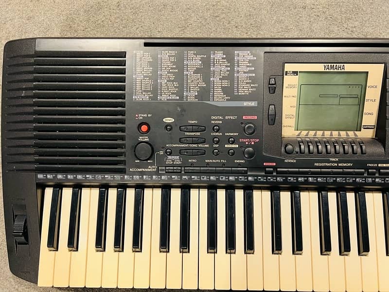 Yamaha PSR-530 Keyboard  piano Yamaha  Korg Roland Casio kawai M-audio 6