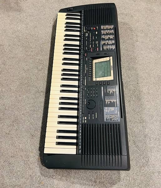 Yamaha PSR-530 Keyboard  piano Yamaha  Korg Roland Casio kawai M-audio 7