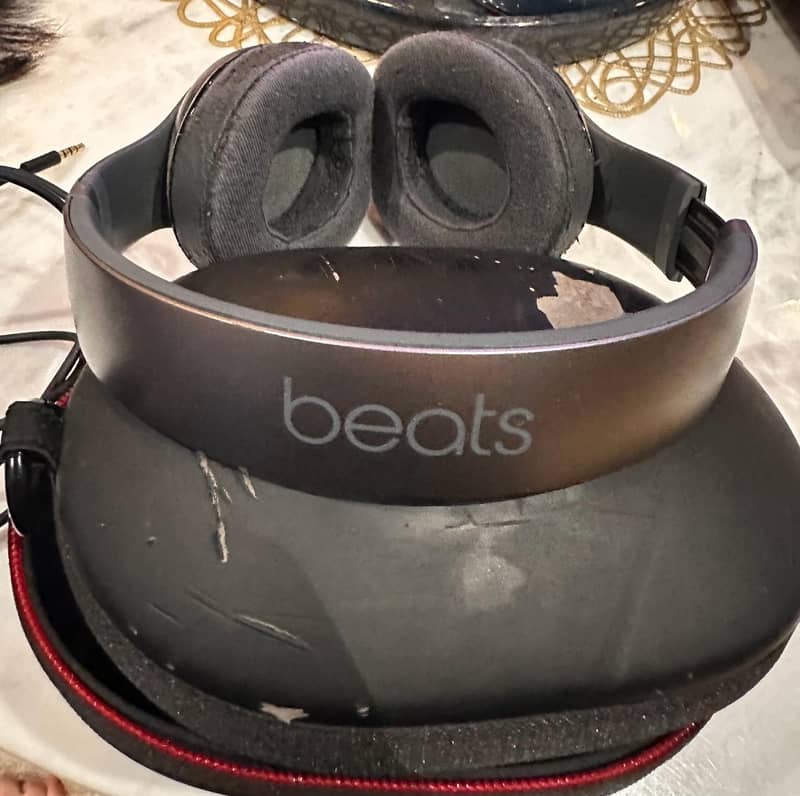 Beats Studio 2.0 Wireless Bluetooth Over Ear Headphones 0