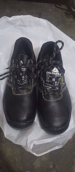 Unused shoes hyen serious buyer can contact please 2