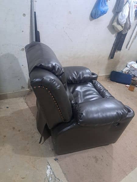 slightly used recliners sofa dark brawn look like brandnew 0