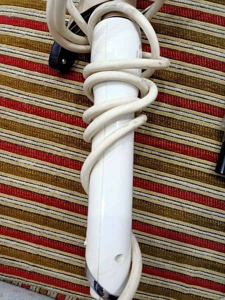 Branded Hair Curler (New One Time Use) Working and Condition 100/100 2