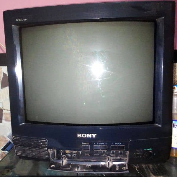 14" Sony televison color ful 2