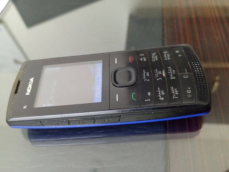 Nokia X1 2