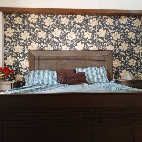 Full size double wooden bed without mattress for sale in Lahore 1