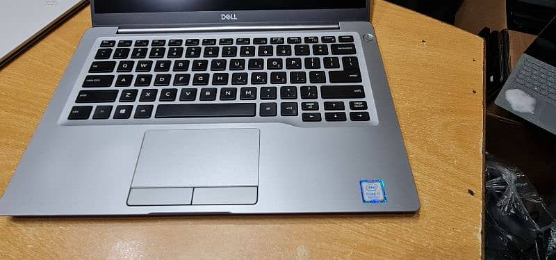 Dell Latitude 7400 Touch Silver Edition Core-i7 8th Gen Laptop 1