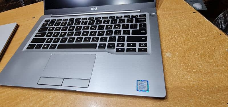 Dell Latitude 7400 Touch Silver Edition Core-i7 8th Gen Laptop 3