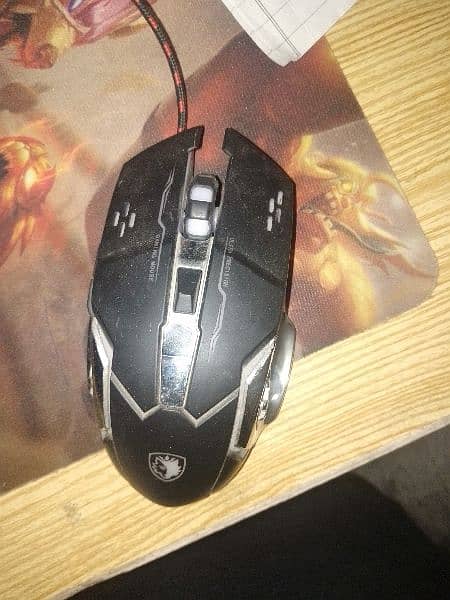 used CPU 10/10 with gaming RGB mouse 4