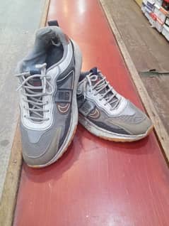 sports shoes in good condition