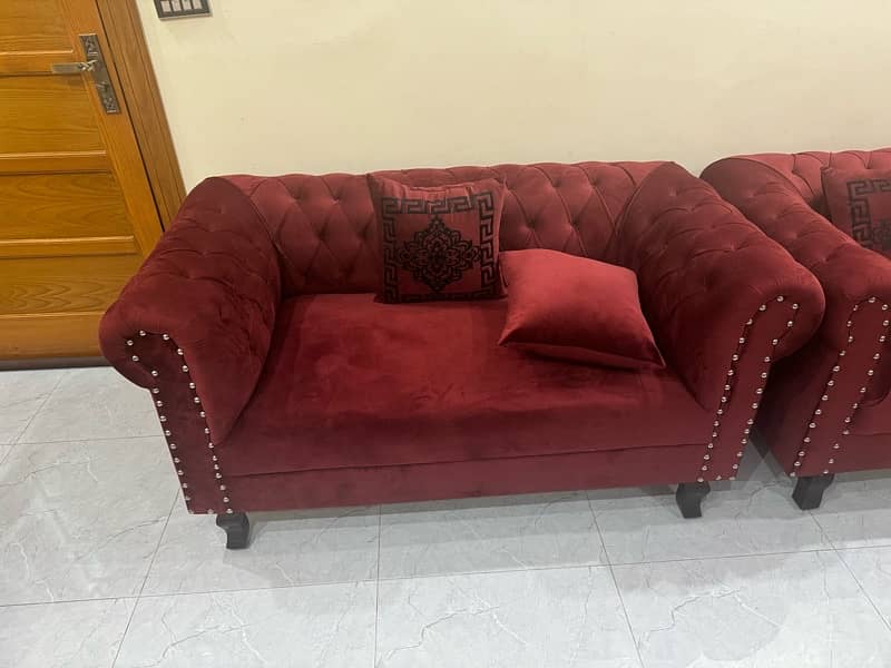 7 seater sofa in mint condition 0