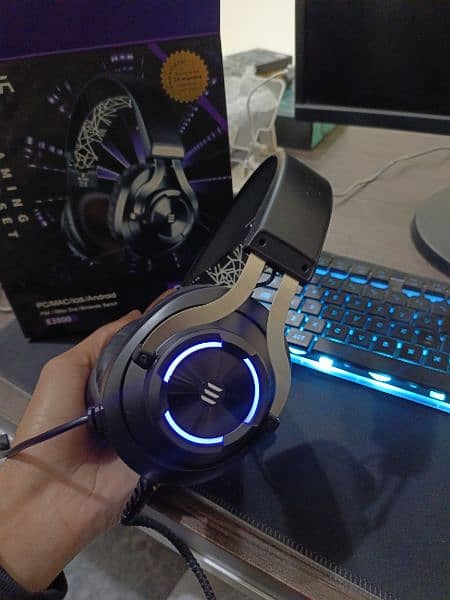 All type of Gaming noise cancellation Headphones shown in pics 9