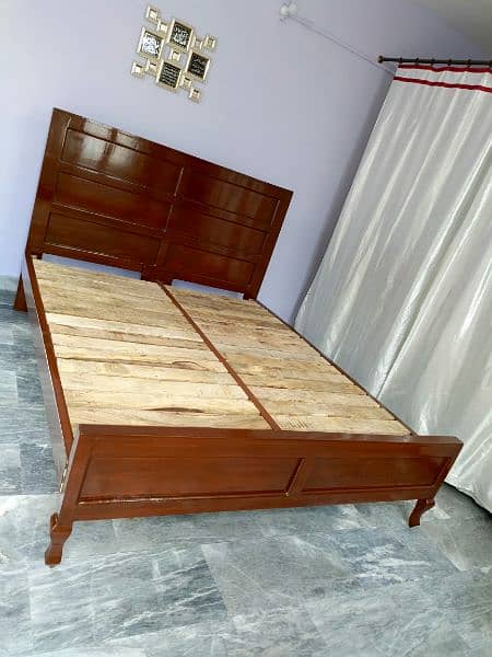 Queen Size Wodden Bed (5.5 x 6.5) 2