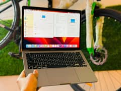 MacBook Pro m2 2022 , 8GB - 256GB, 14 inches