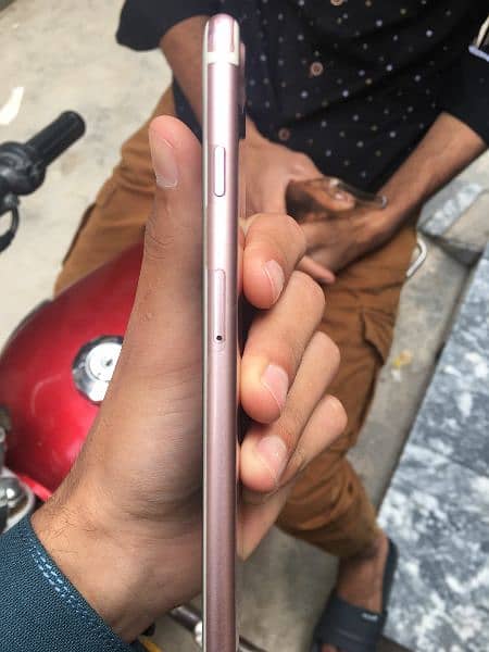 I phone 7plus 128 gb Colour Rose gold Pta Approved 6