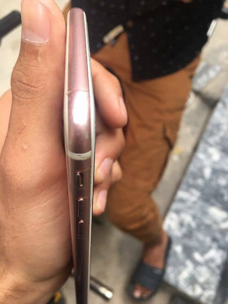 I phone 7plus 128 gb Colour Rose gold Pta Approved 9
