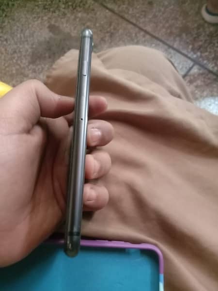 iphone 8 non pta backglass broken ha 6