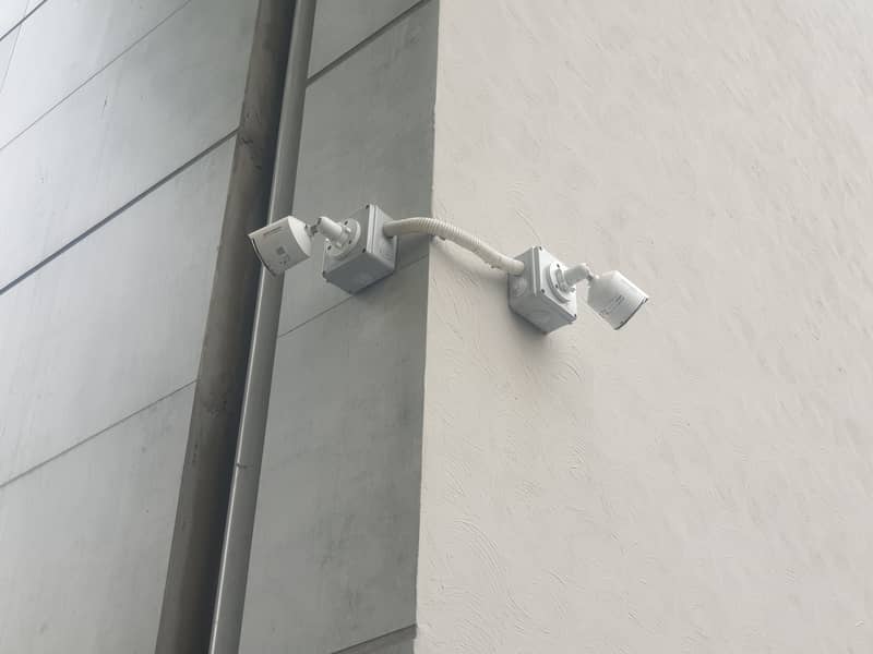 CCTV SECURITY STSTEM FUL HD FREE INSTALLATION & ONLINE MOBILE VIEW 1