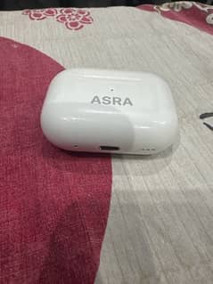 apple airpods pro ( 2nd generation ) only charging case