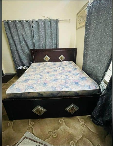 King size bed with Mattress 0/3/4/8/9/0/4/5/6/5/4 1