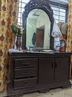 Dressing table heavy and solid
