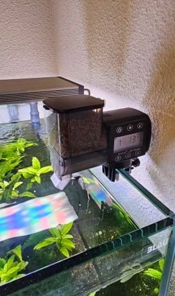 Automatic Fish Feeder for Aquarium, Digital Display. 9