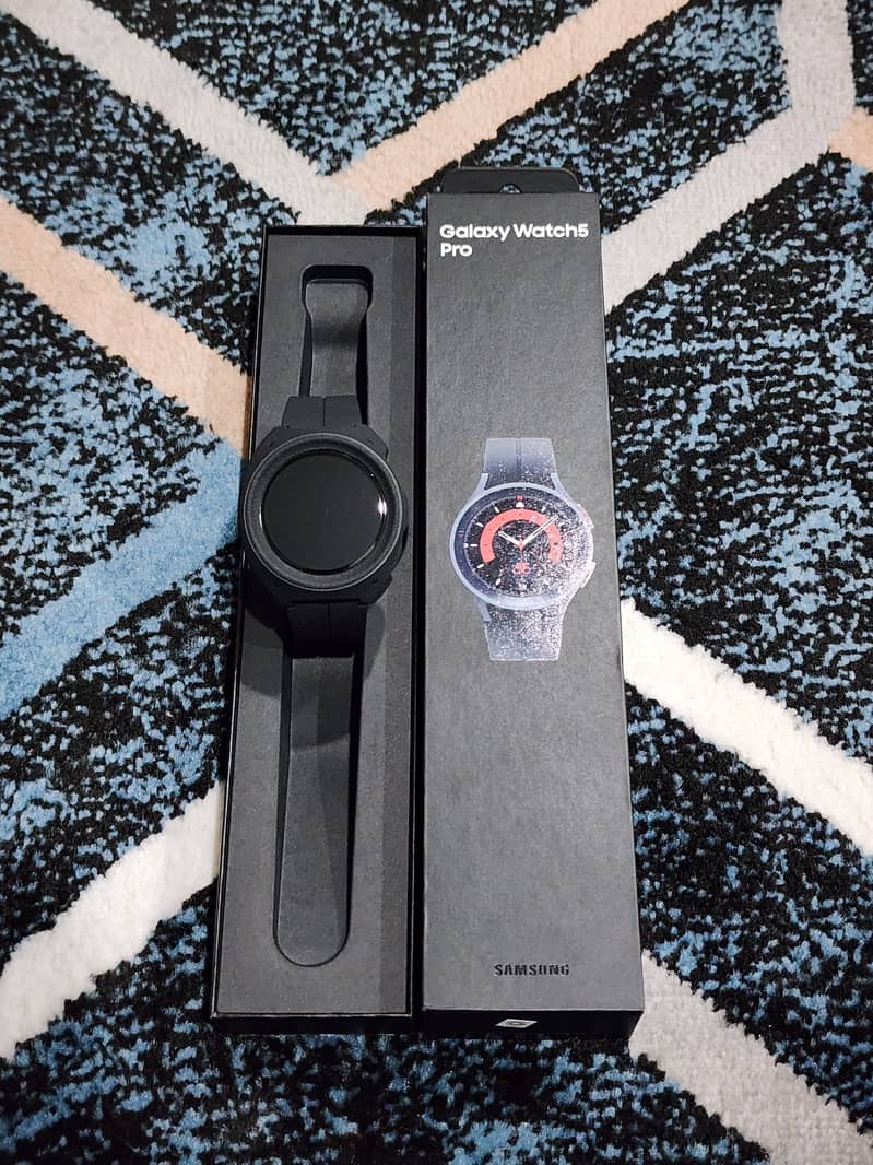 Samsung Galaxy Watch5 Pro with Caseology Vault Case 3