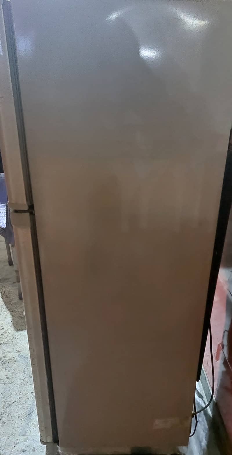 Dawlance fridge (urgent sale) 3
