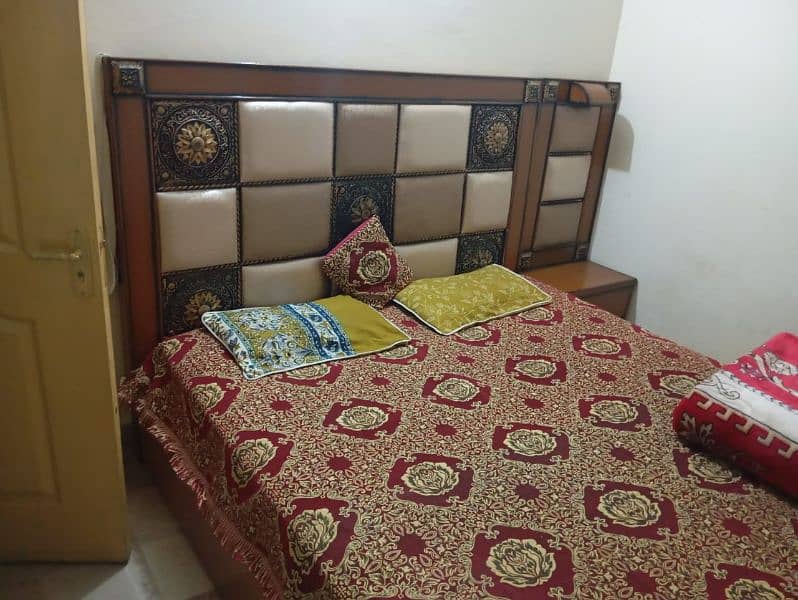 Bed with side table in 10 by 10 condition. . only 1 year used. . . ful 1