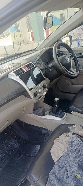I want to sell my Honda city. brand new condition 4