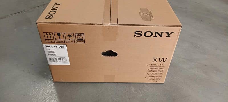 Sony VPL-XW5000ES & VPL-XW7000ES Laser 4K HDR Home Theater Projectors 1