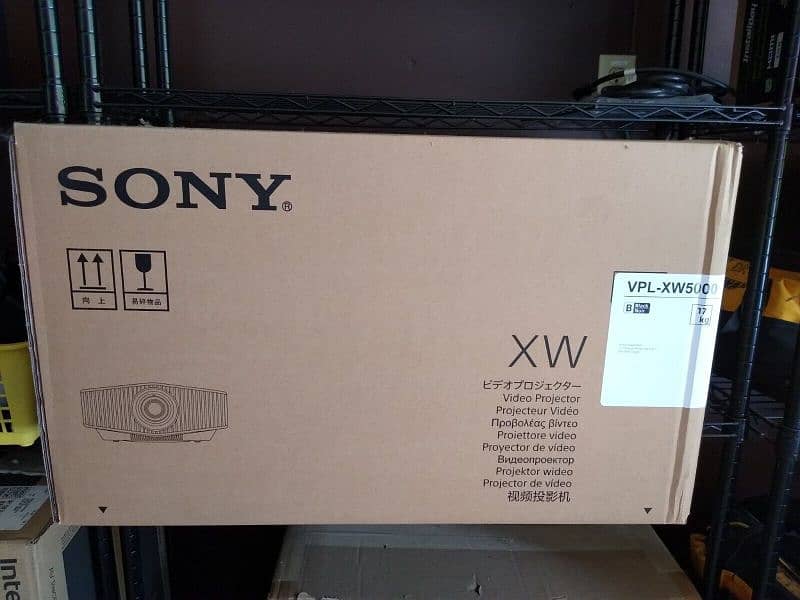 Sony VPL-XW5000ES & VPL-XW7000ES Laser 4K HDR Home Theater Projectors 2