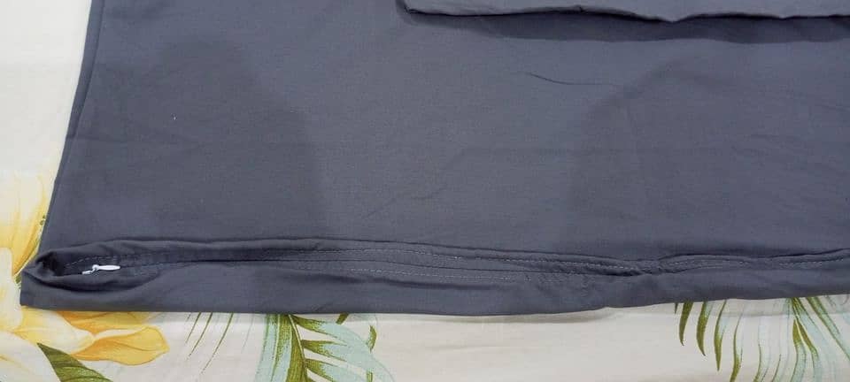 Bed Sheet with 2 Pillow Covers - King Size 78 x 80 1