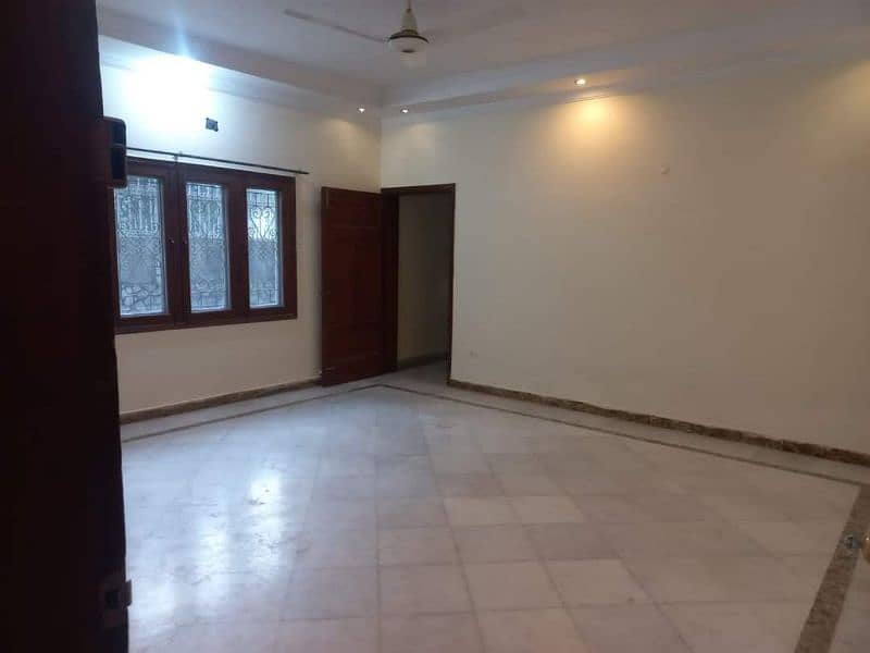 SEPARATE GATE PORTION FOR RENT IN F10 7