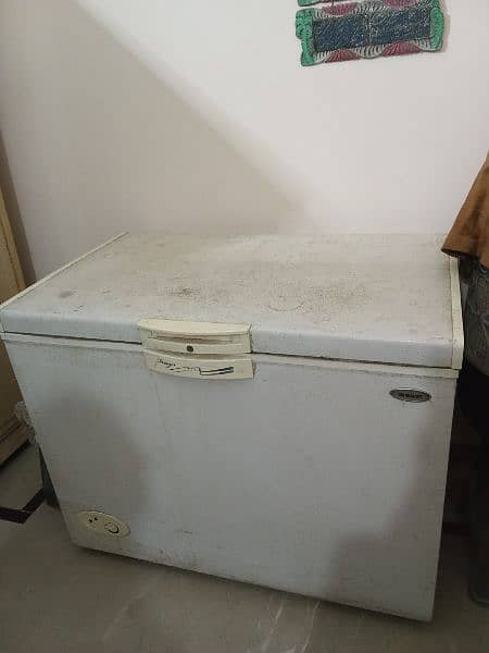 it's waves deep freezer in very good condition 0