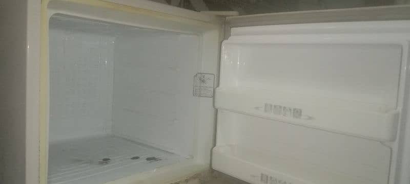 Dawlance fridge medium size 03196426665 5