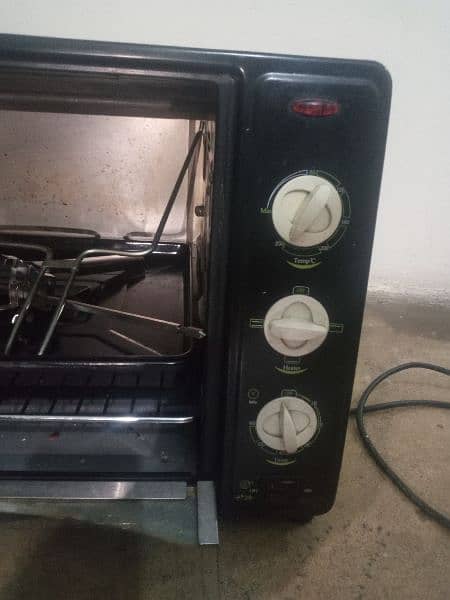 GEEPAS ELECTRIC OVEN 1