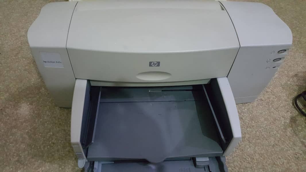 HP 845c printer. O3244833221. 1