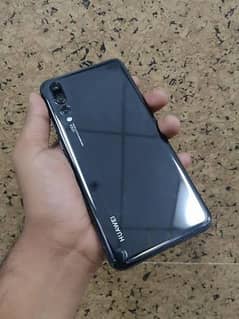 Huawei P20 pro 6Gb Ram Lush Condition PTA approved(Urgent Sale