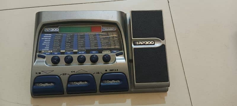 Digitech RP300 Guitar Processor with charger 5