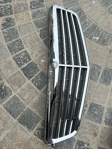 Mercedes Benz S class W221 side mirror and C180 2012 W204 front grill 7