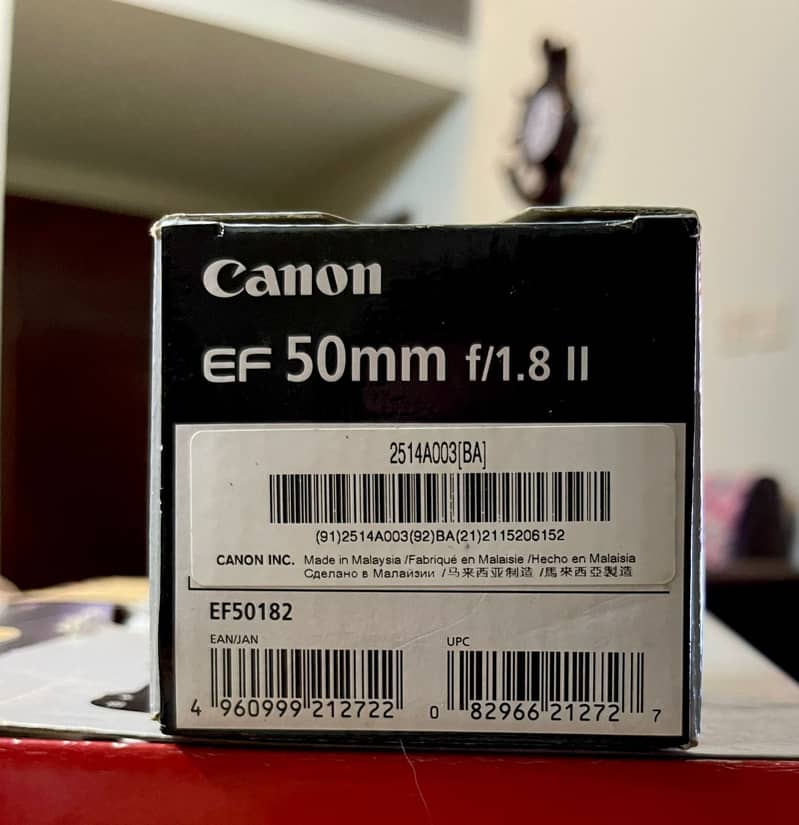 Canon 650 D with three lenses , SD card , charger , camera bag camera 5