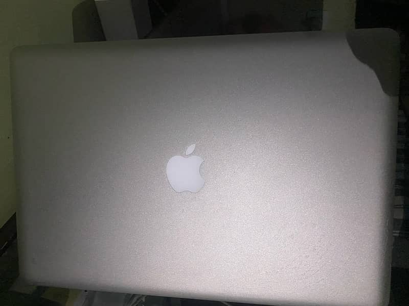 MacBook Pro laptop 4