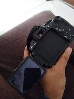 Canon 600D DSLR with Charger , Battery and Card