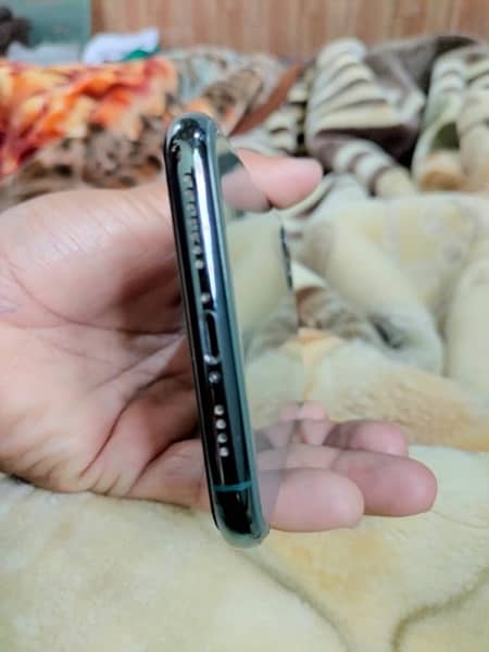 iphone 11 pro max 256gb pta approved 3